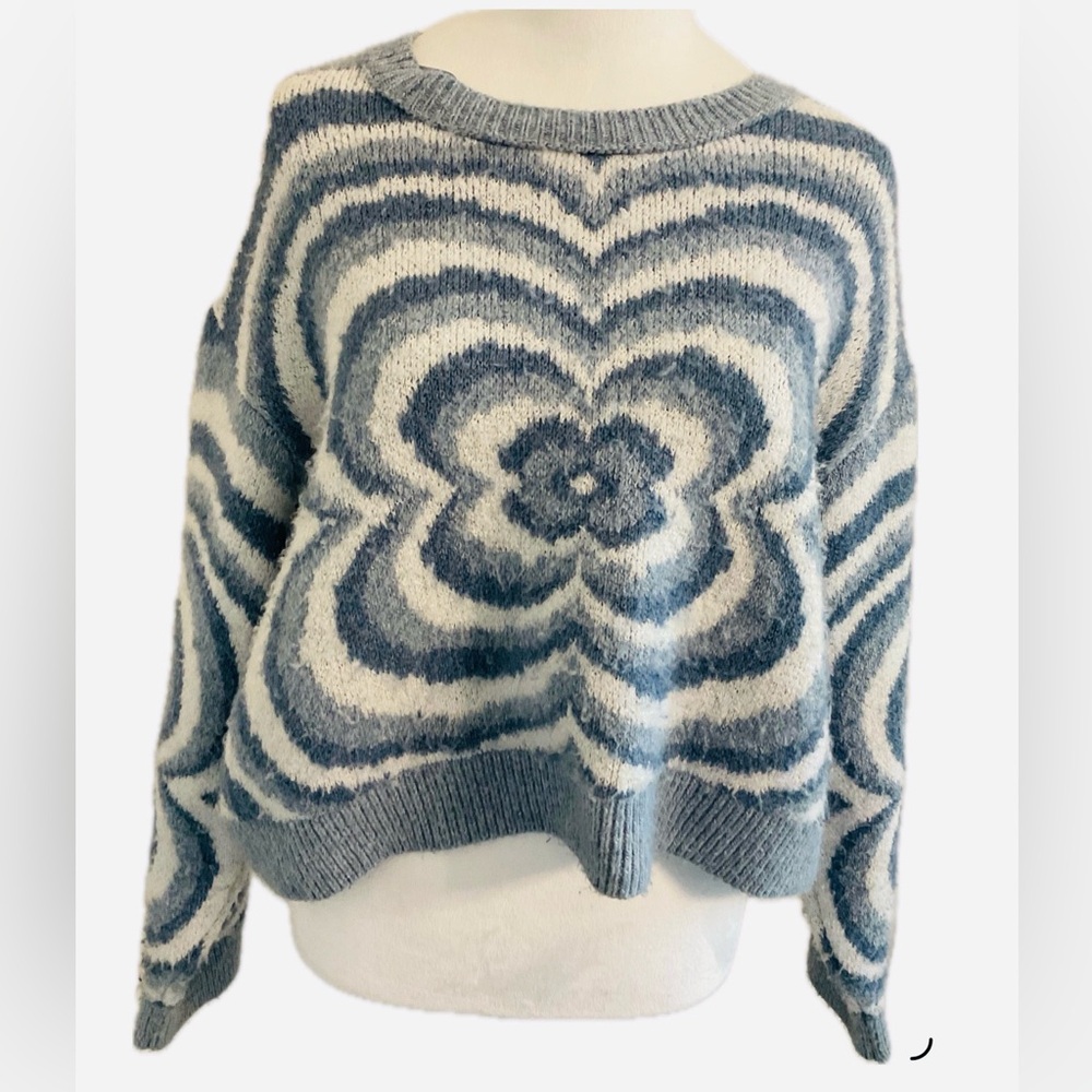 ***Pull&Bear Blue and White swirl patterned cropped sweater.